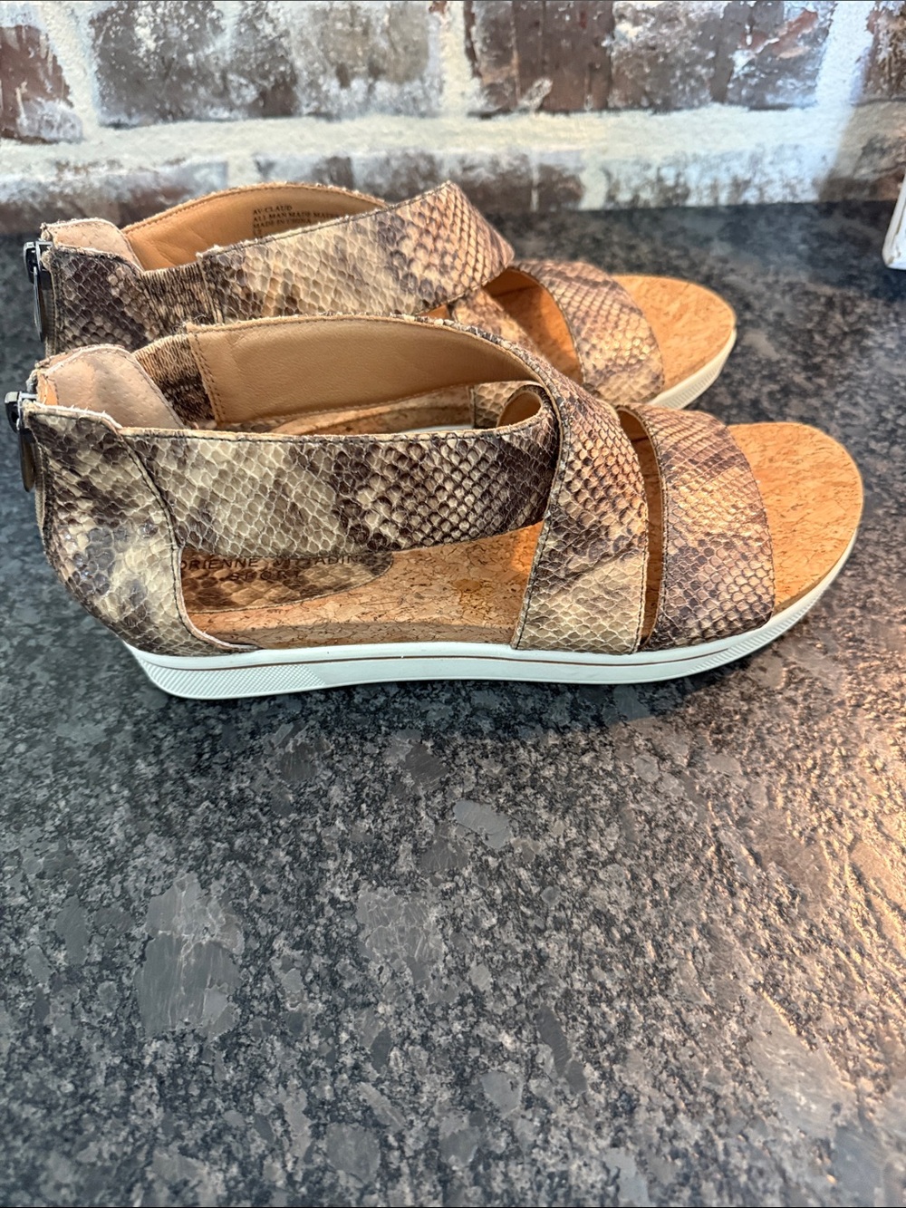 Adrienne Vittadini women’s sz 9 sandals